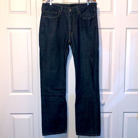 *****Like New***** Men’s Straight Leg Jeans. - Picture 5 of 6